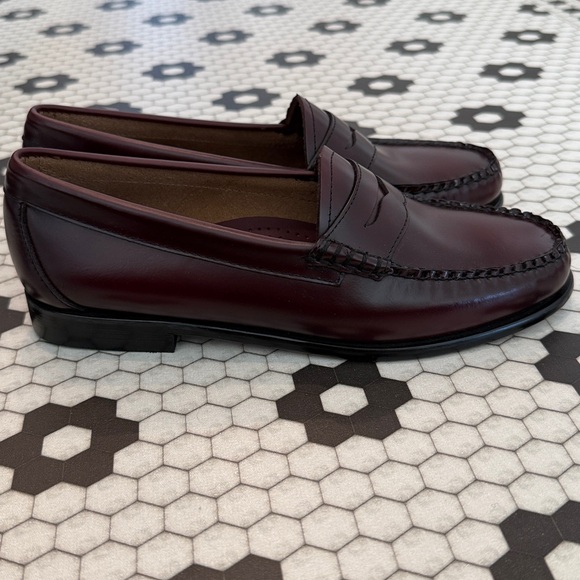 G.H. Bass & Co. Burgundy Loafers - Picture 10 of 13